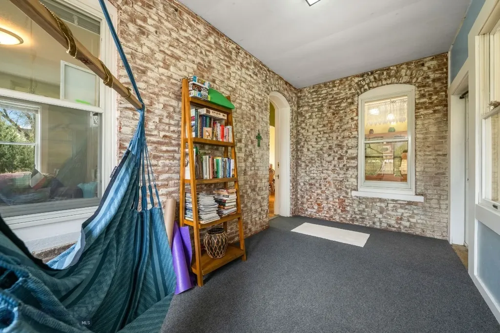 113 E Poppleton Street Sheridan MT 59749