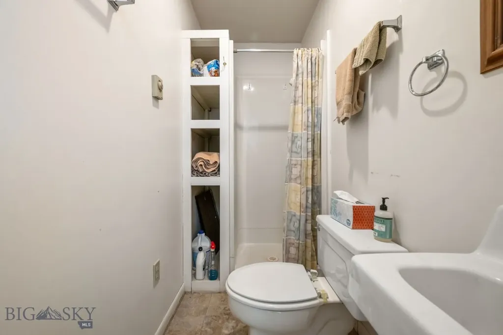 113 E Poppleton Street Sheridan MT 59749