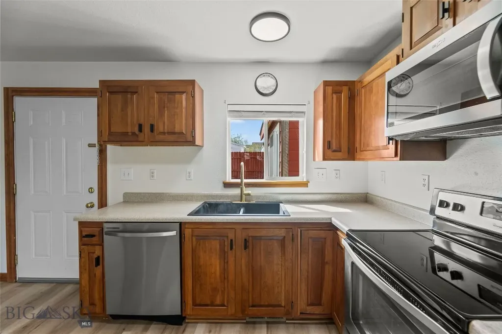 72 W Magnolia Drive Belgrade MT 59714