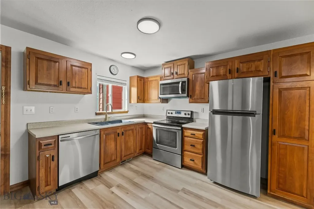 72 W Magnolia Drive Belgrade MT 59714