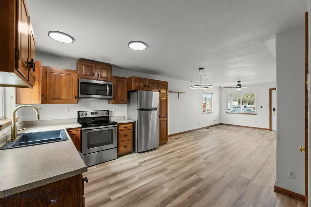 72 W Magnolia Drive Belgrade MT 59714