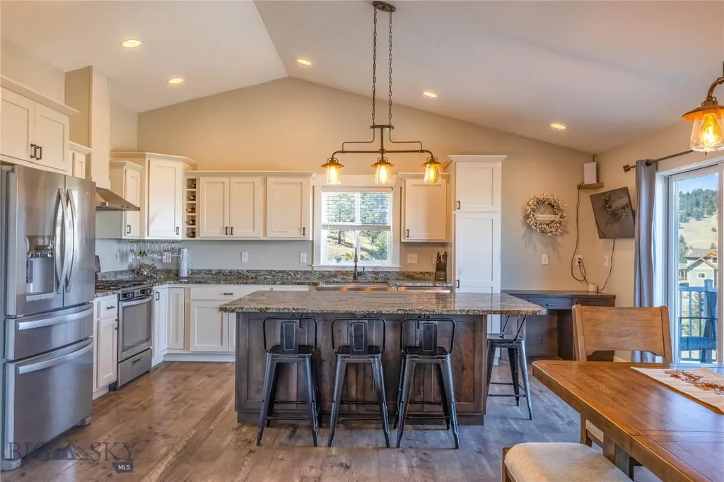 10 Ridgeview Drive Clancy MT 59634
