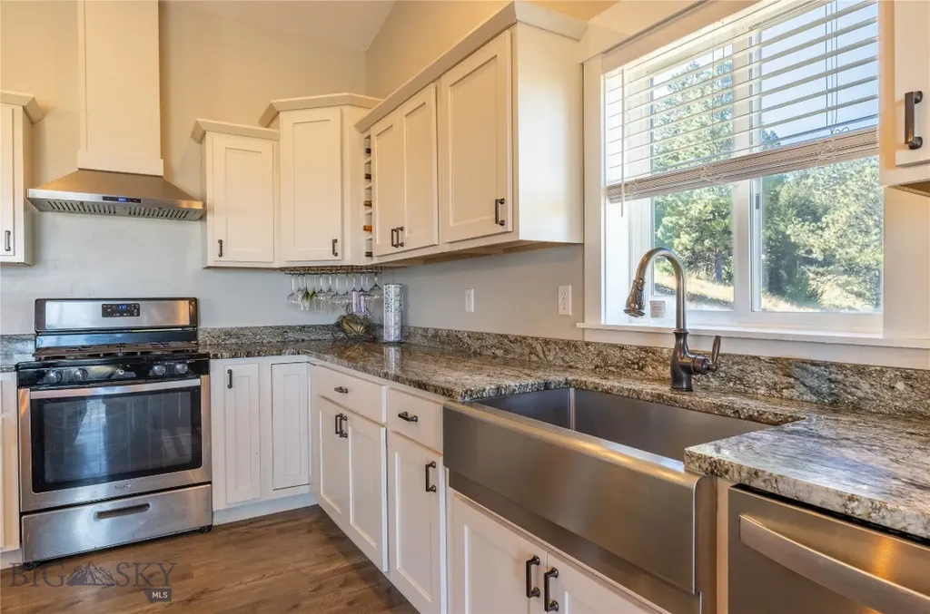 10 Ridgeview Drive Clancy MT 59634