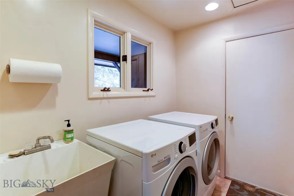 16 9th Street Island Drive Livingston MT 59047