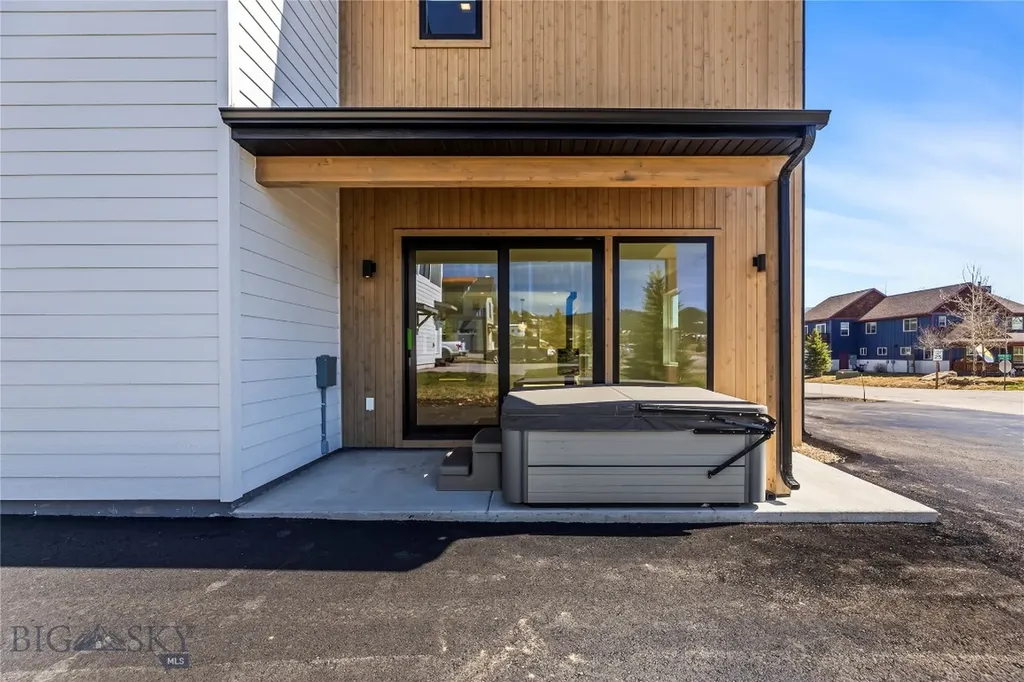 525 Spruce Cone Big Sky MT 59716