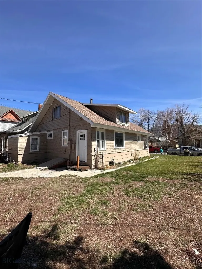 1717 Lowell Avenue Butte MT 59701