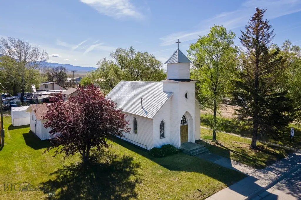 404 N Main Street Twin Bridges MT 59754