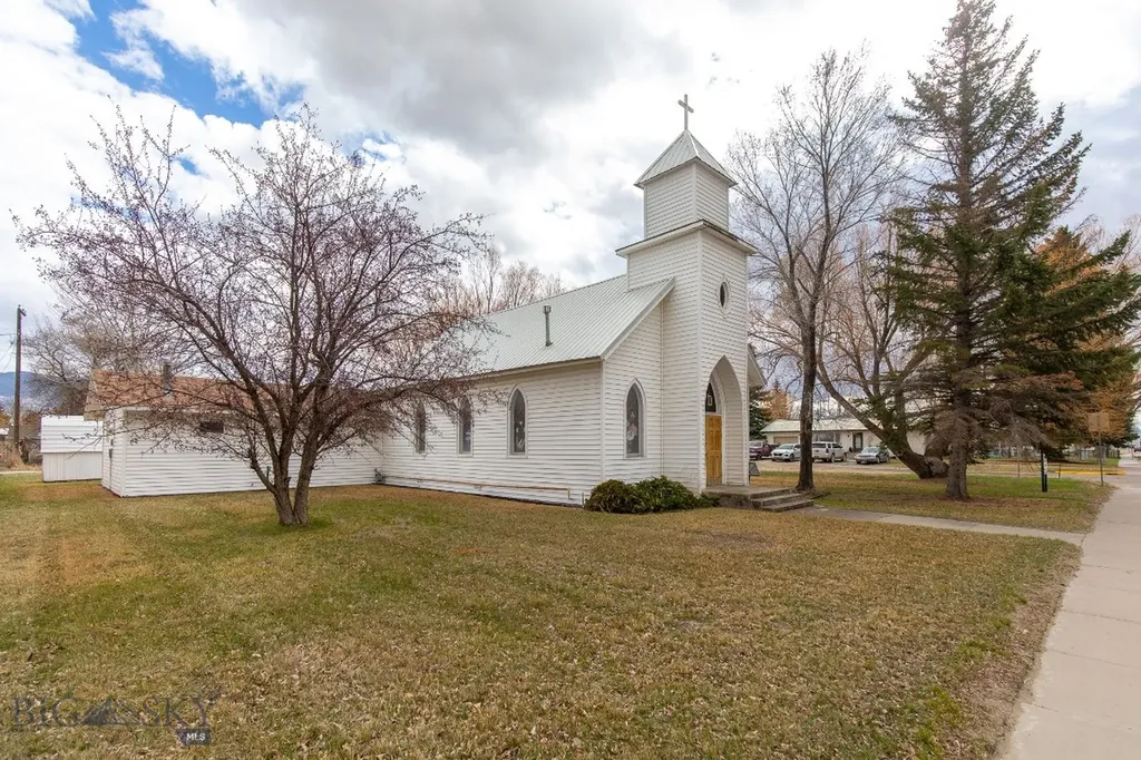 404 N Main Street Twin Bridges MT 59754