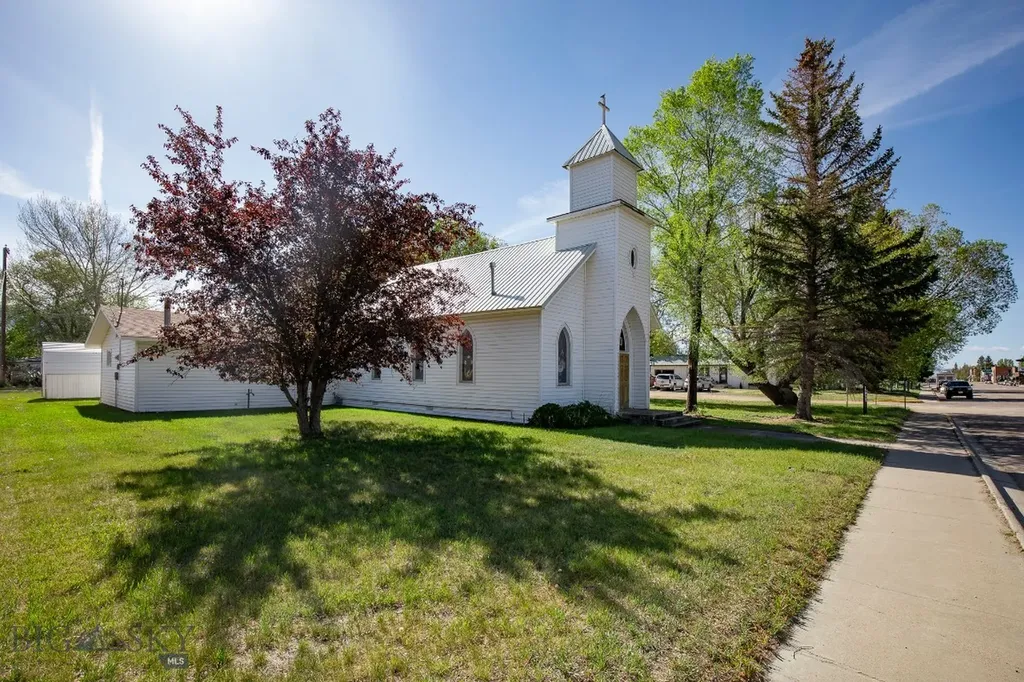 404 N Main Street Twin Bridges MT 59754