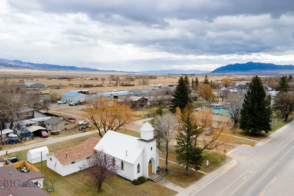 404 N Main Street Twin Bridges MT 59754