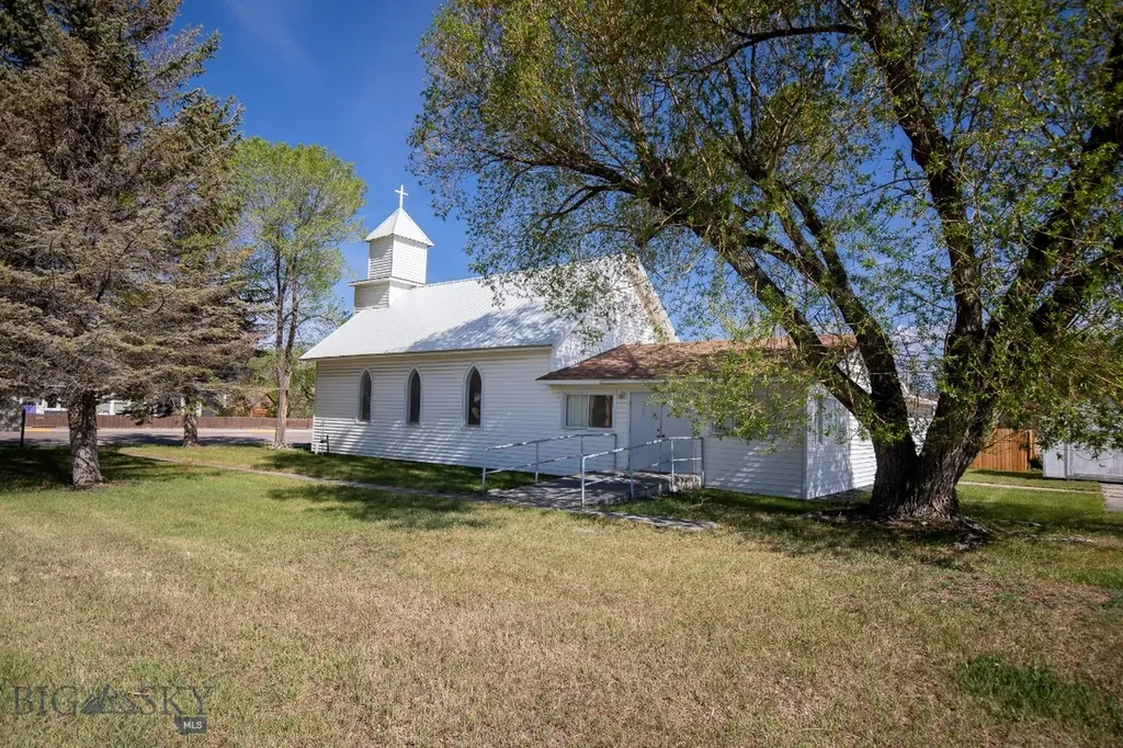 404 N Main Street Twin Bridges MT 59754