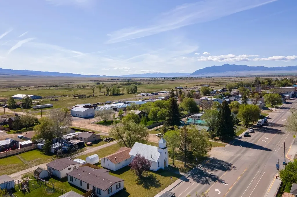 404 N Main Street Twin Bridges MT 59754