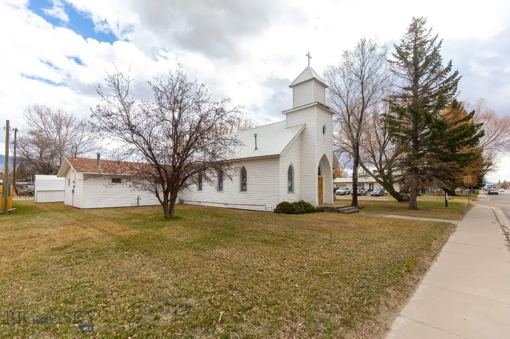 404 N Main Street Twin Bridges MT 59754