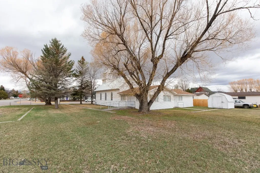 404 N Main Street Twin Bridges MT 59754
