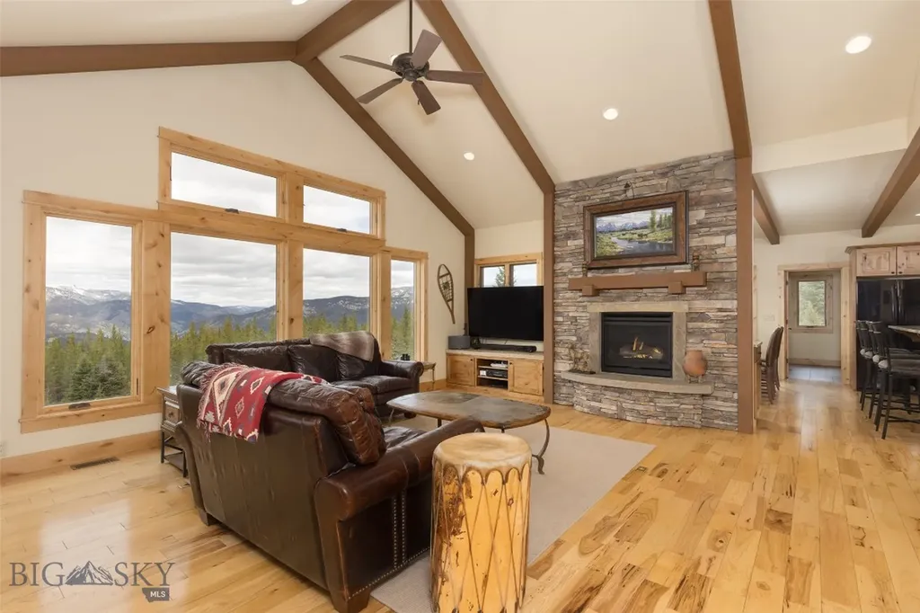165 Trophy Bull Gallatin Gateway MT 59730
