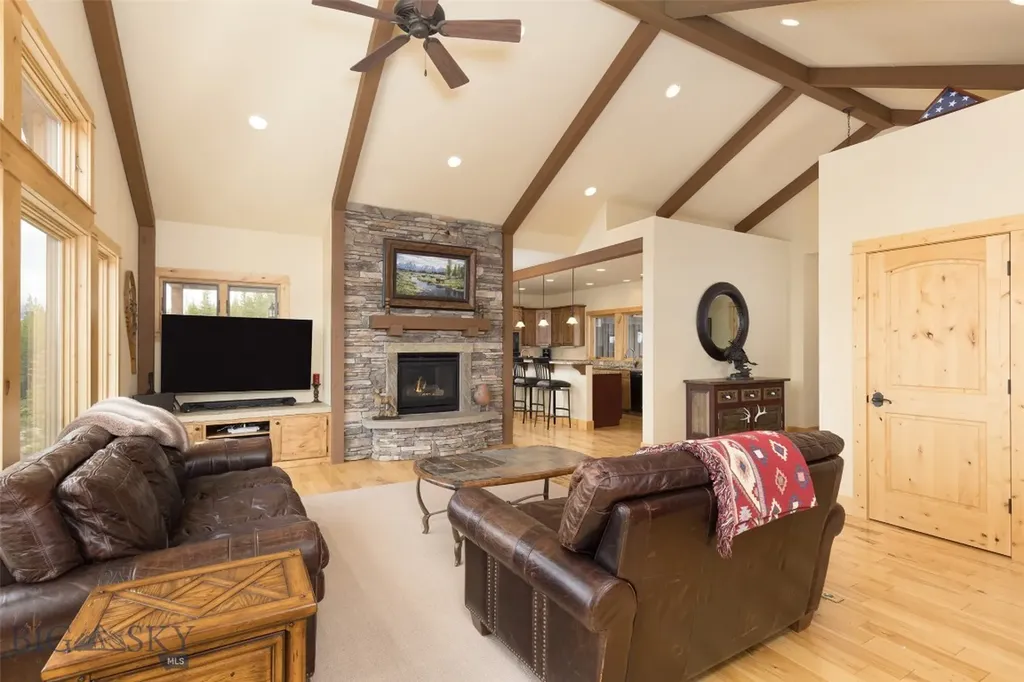165 Trophy Bull Gallatin Gateway MT 59730