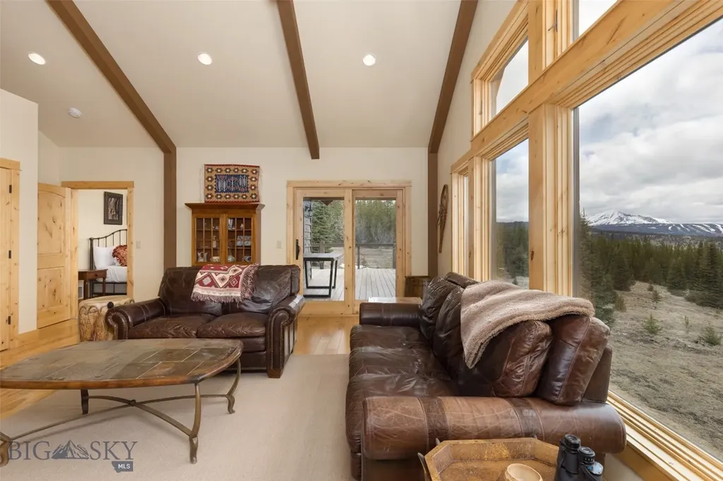 165 Trophy Bull Gallatin Gateway MT 59730