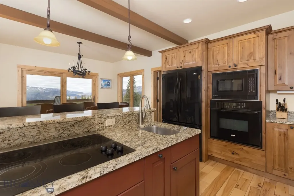 165 Trophy Bull Gallatin Gateway MT 59730