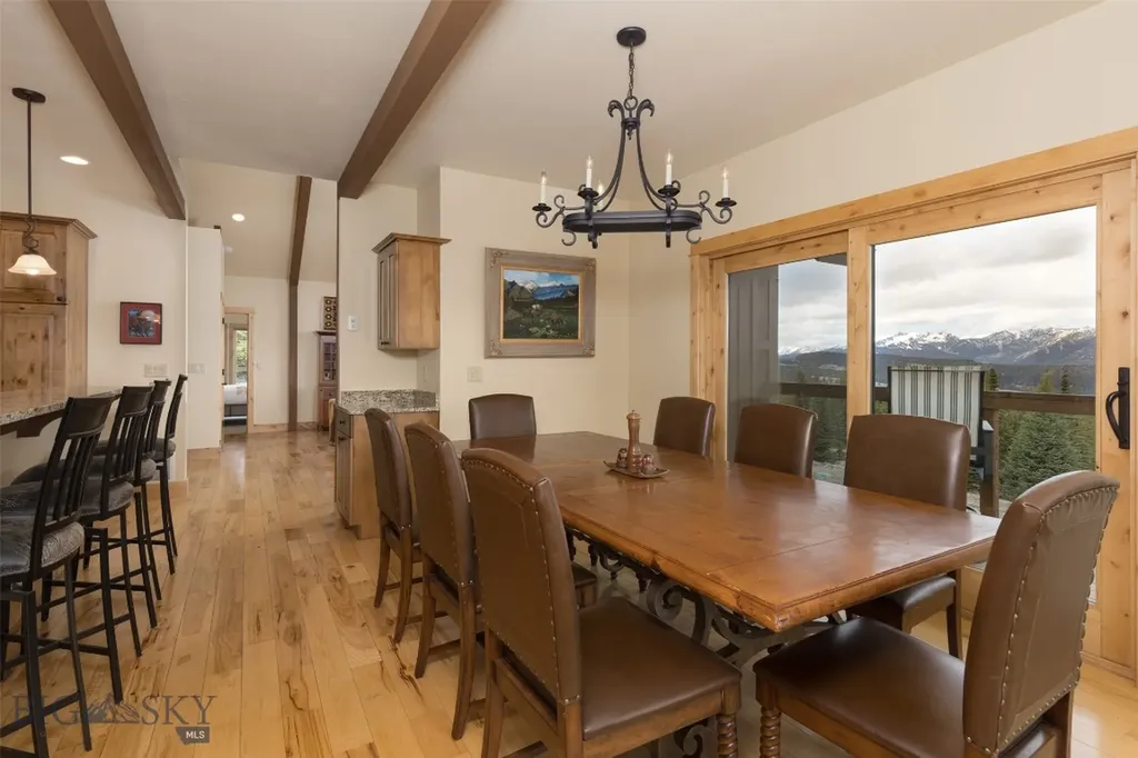 165 Trophy Bull Gallatin Gateway MT 59730