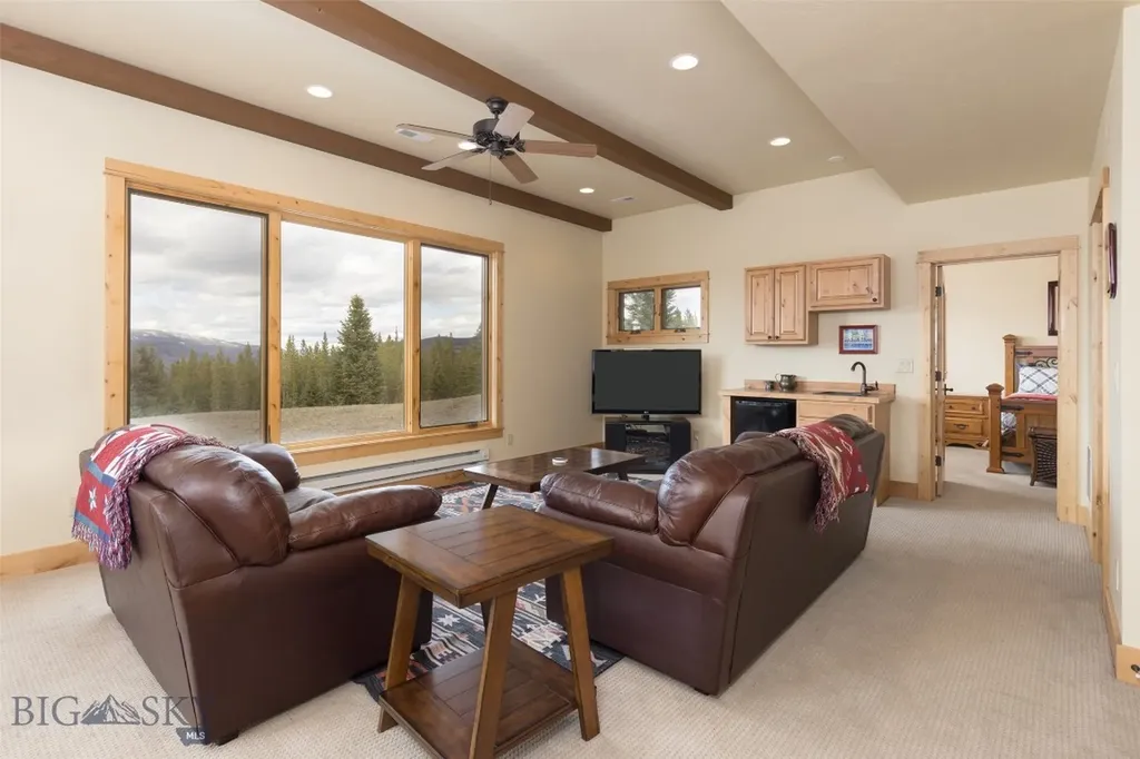 165 Trophy Bull Gallatin Gateway MT 59730