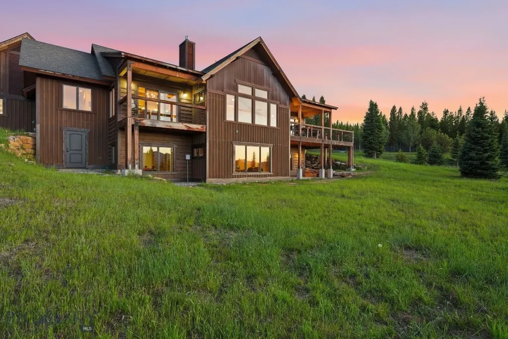 165 Trophy Bull Gallatin Gateway MT 59730
