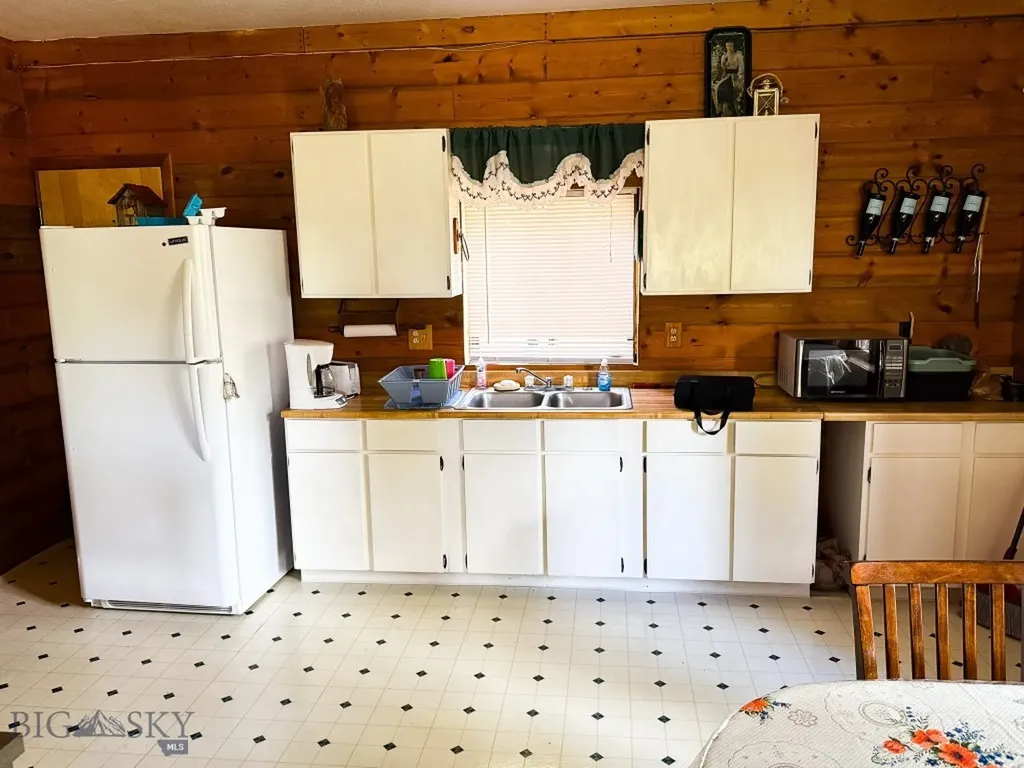 4220 Denton Gulch Road Wolf Creek MT 59648