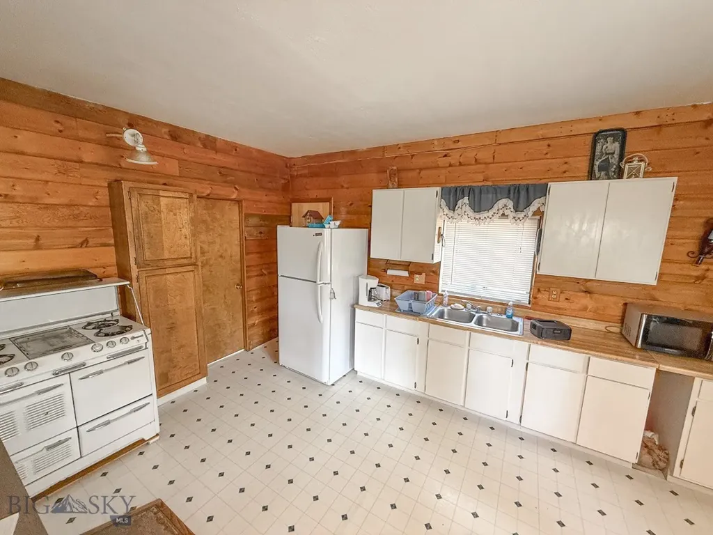 4220 Denton Gulch Road Wolf Creek MT 59648