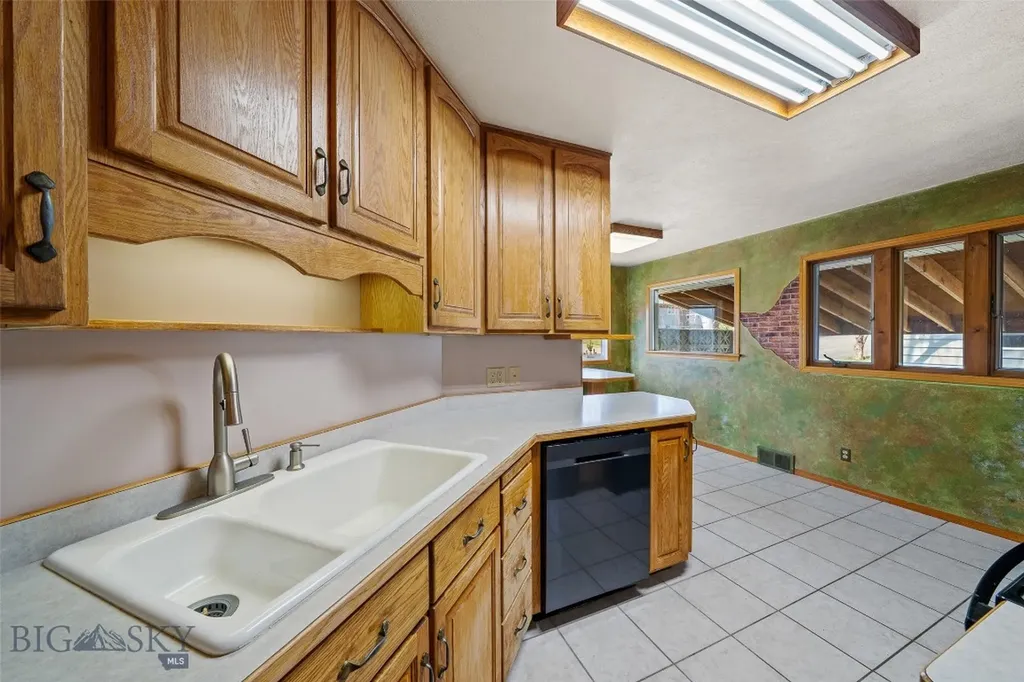 1255 W Aluminum Street Butte MT 59701