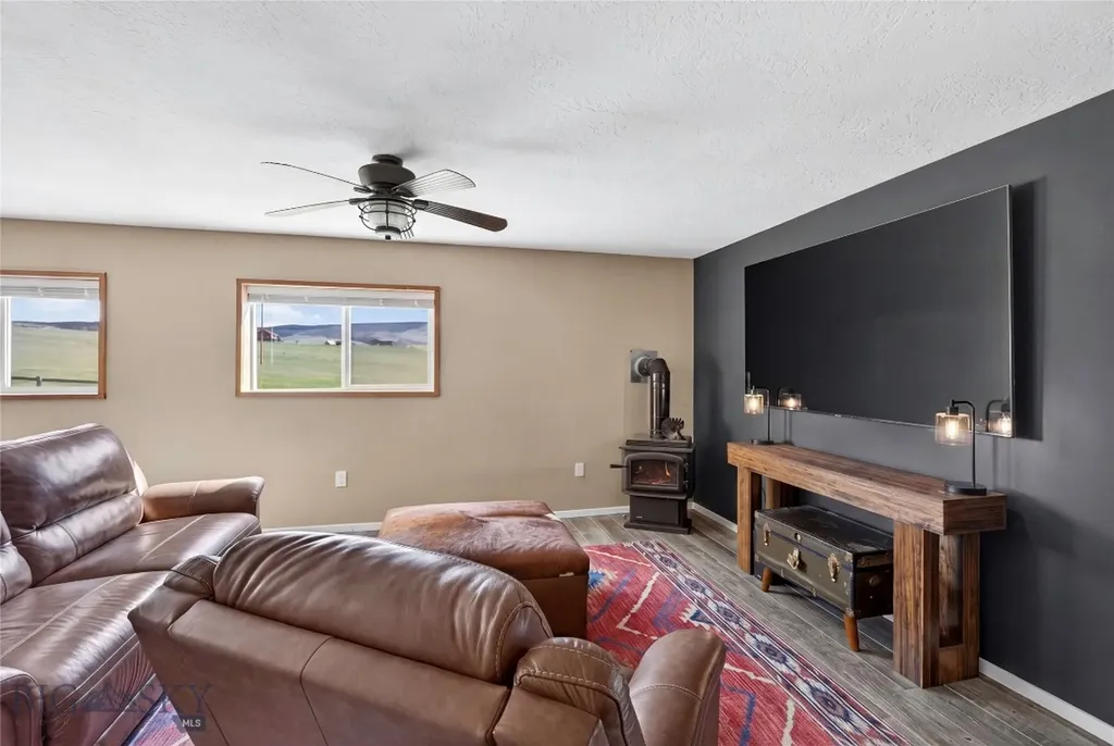 10 Lester Lane Cardwell MT 59721