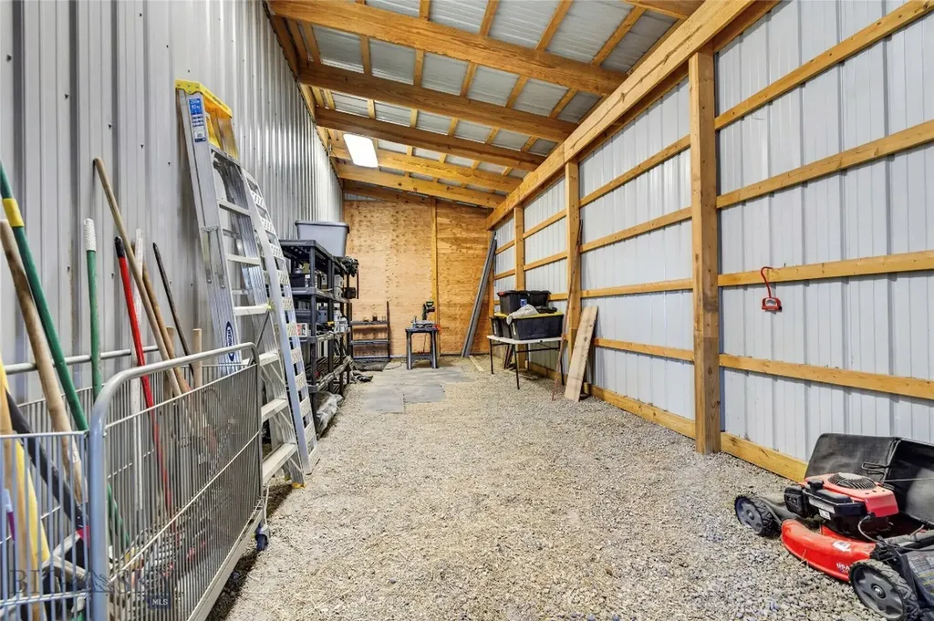 10 Lester Lane Cardwell MT 59721
