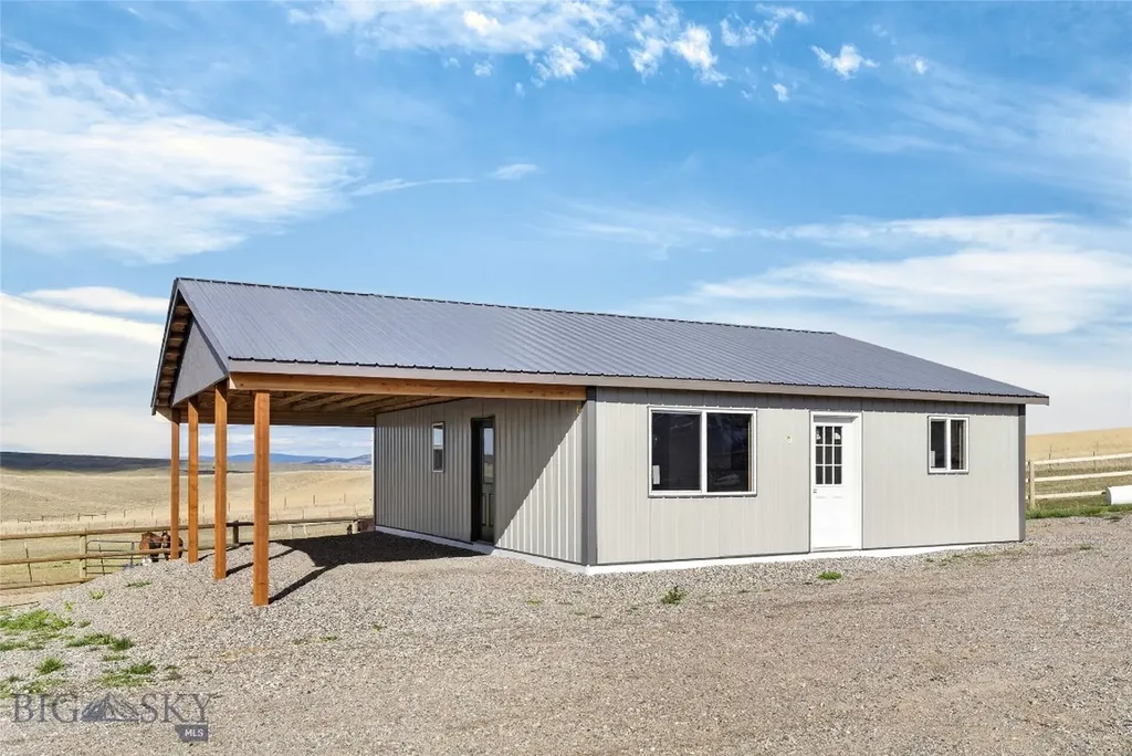 10 Lester Lane Cardwell MT 59721