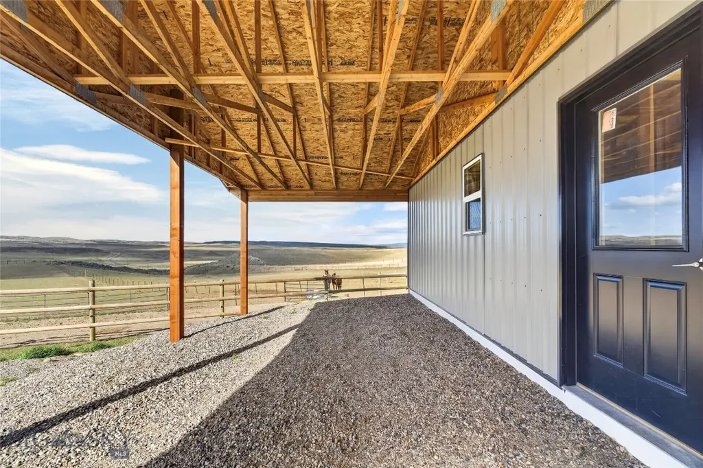 10 Lester Lane Cardwell MT 59721