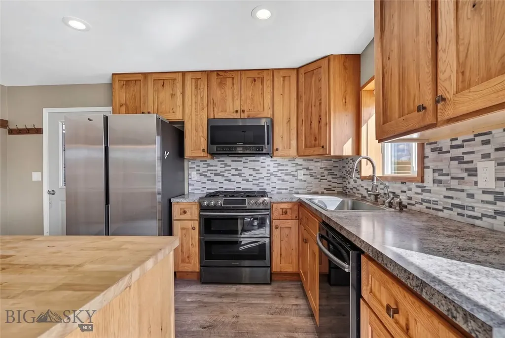 10 Lester Lane Cardwell MT 59721