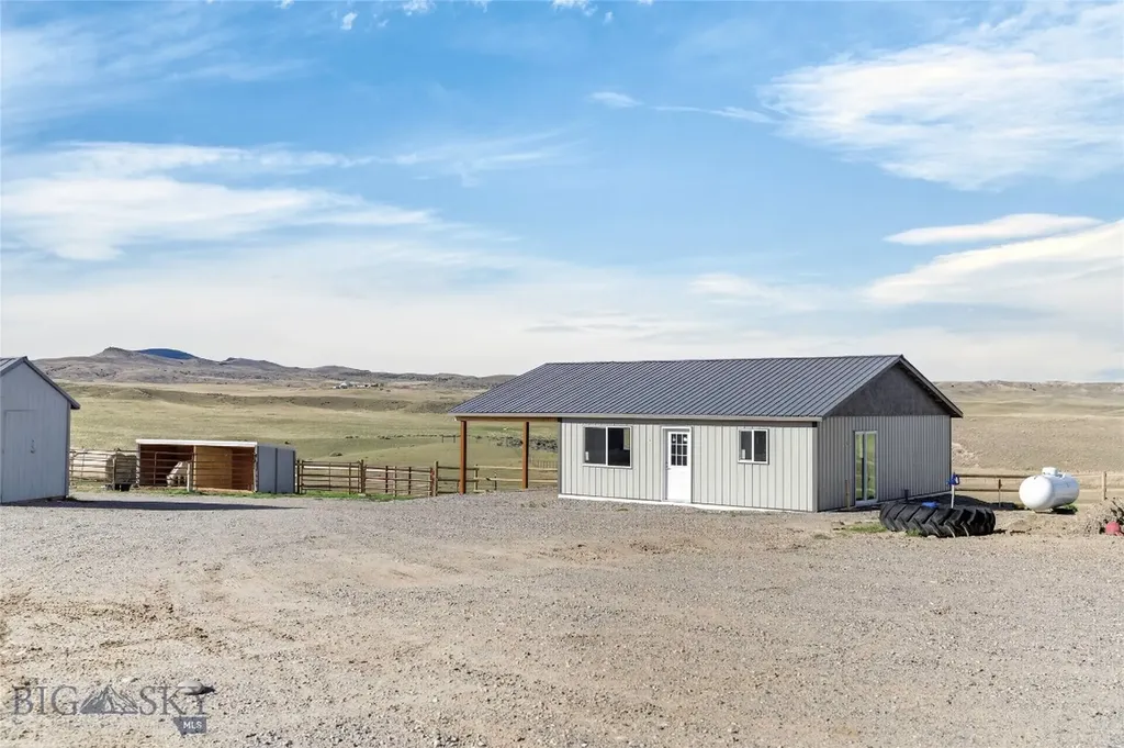 10 Lester Lane Cardwell MT 59721