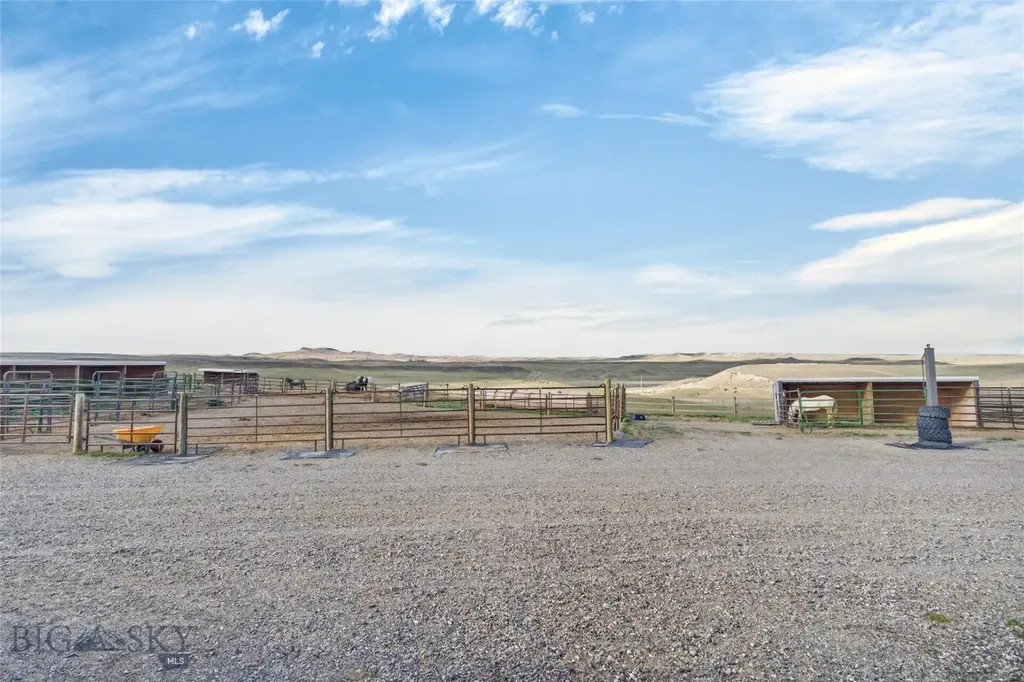 10 Lester Lane Cardwell MT 59721