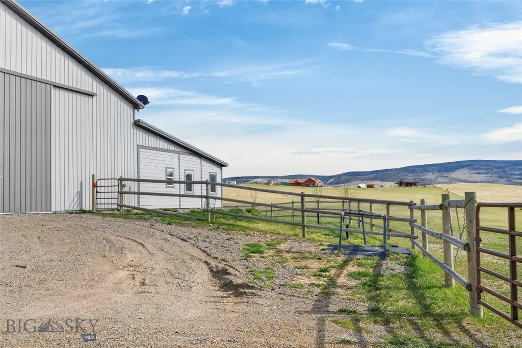10 Lester Lane Cardwell MT 59721