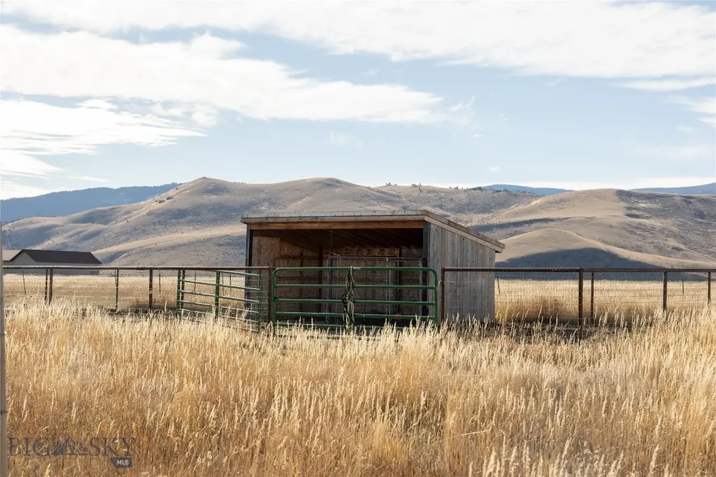 100 S Golden Eagle Mcallister MT 59740
