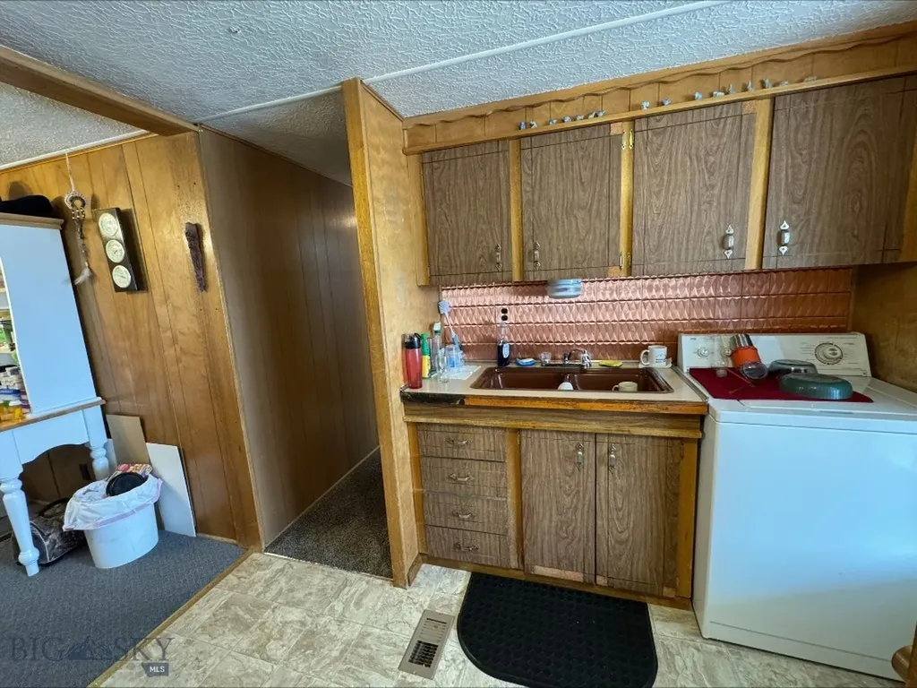 1300 Sunrise Lane Butte MT 59701