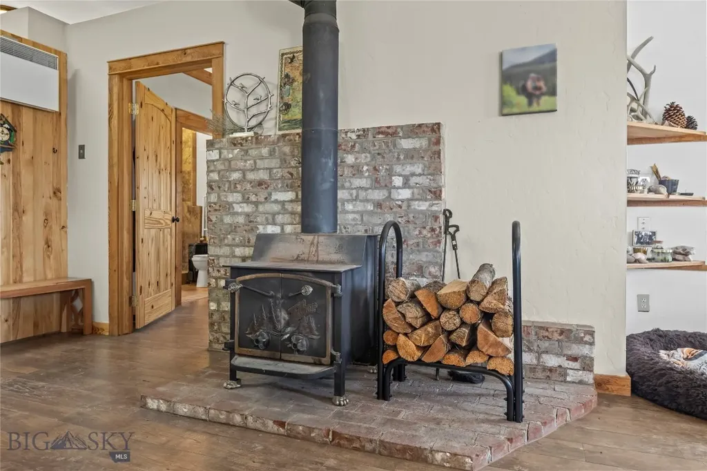 28 Great Escape Wilsall MT 59086