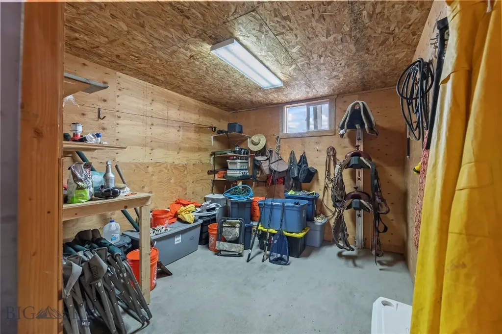 28 Great Escape Wilsall MT 59086
