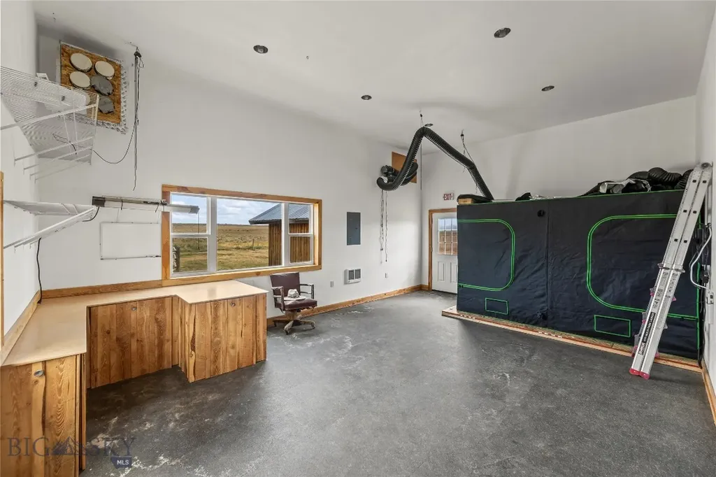 28 Great Escape Wilsall MT 59086