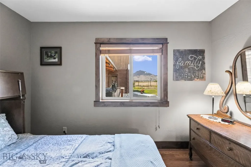 1065 Us Highway 89 S Gardiner MT 59030