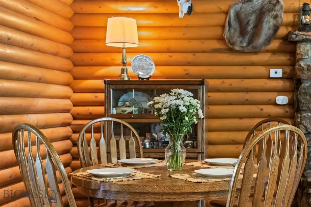 1065 Us Highway 89 S Gardiner MT 59030