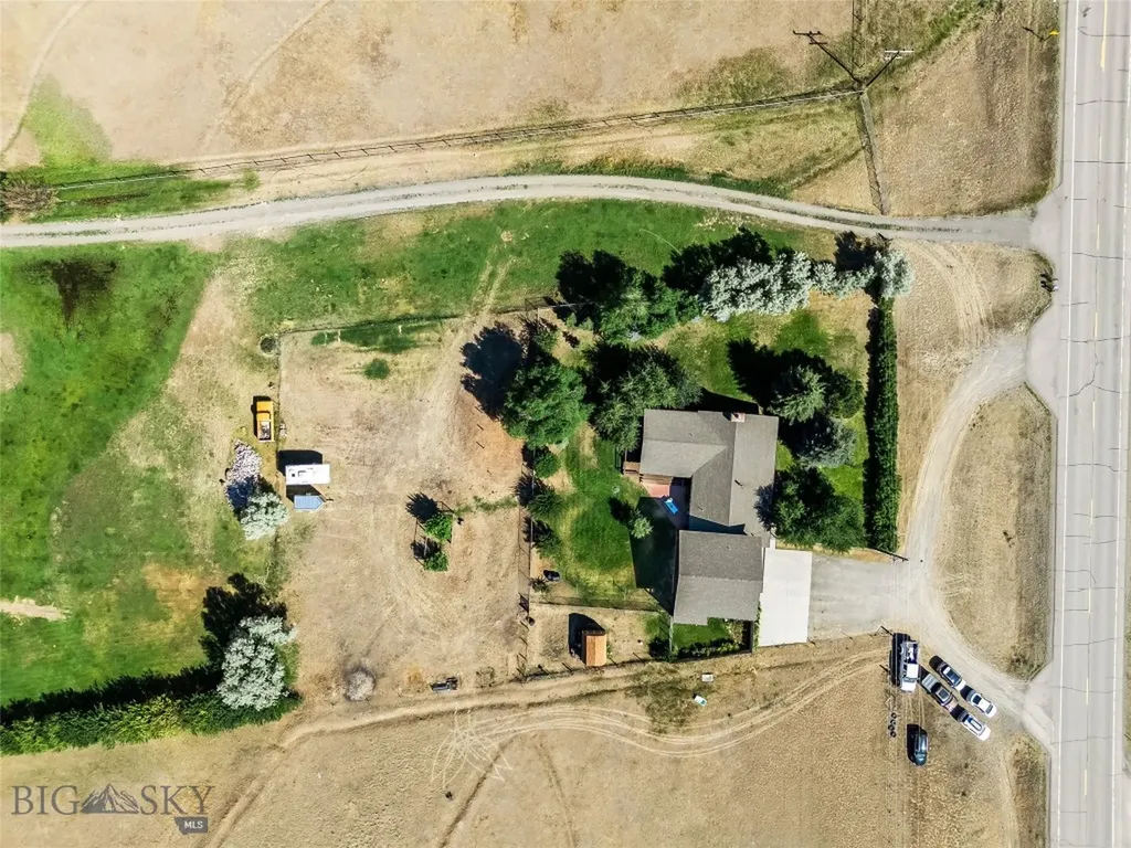 1065 Us Highway 89 S Gardiner MT 59030