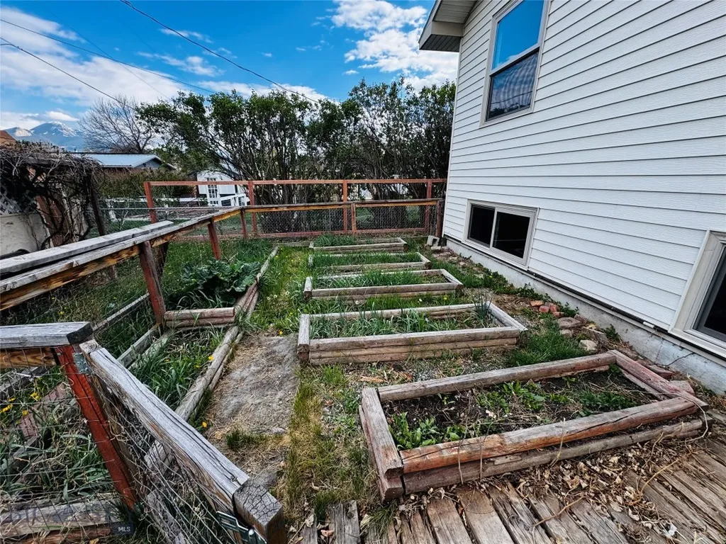 118 Elm Lane Livingston MT 59047
