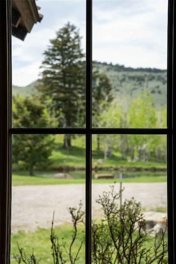 94 Skyband Trail Livingston MT 59047