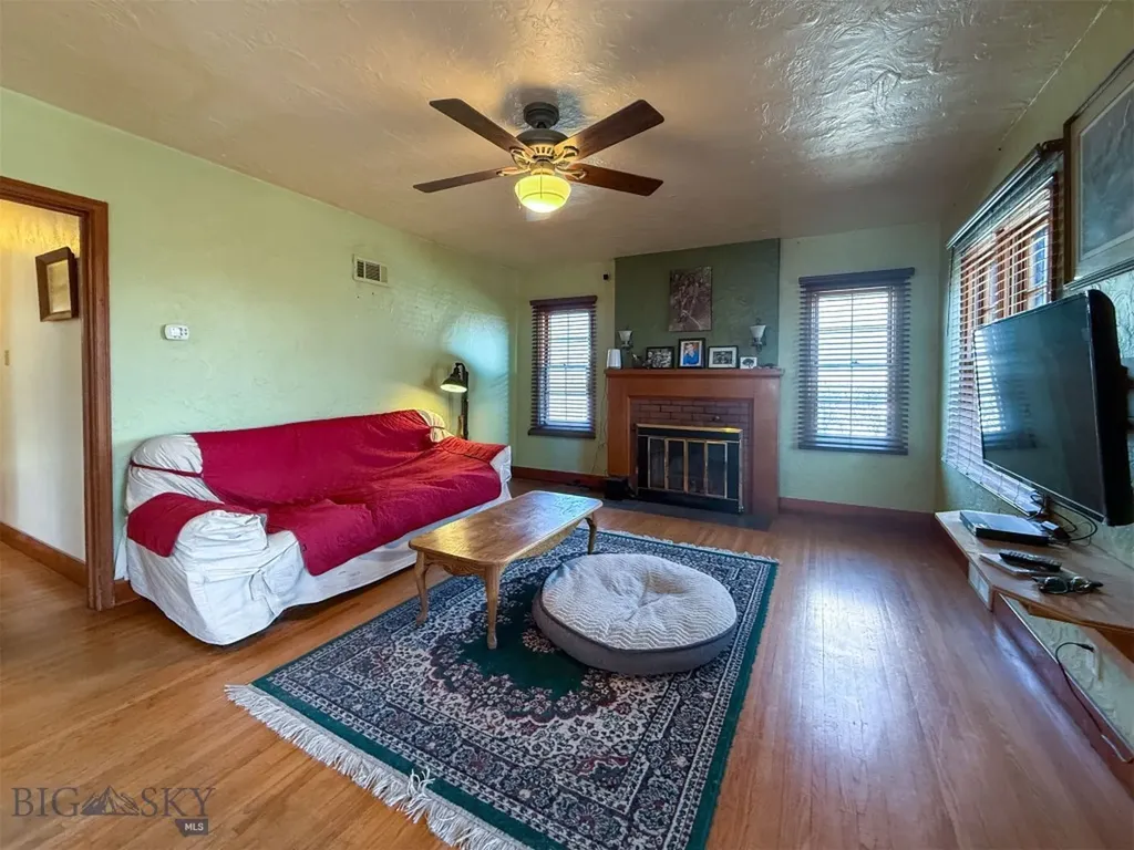 217 8th Avenue N Shelby MT 59474