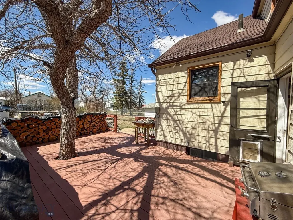 217 8th Avenue N Shelby MT 59474