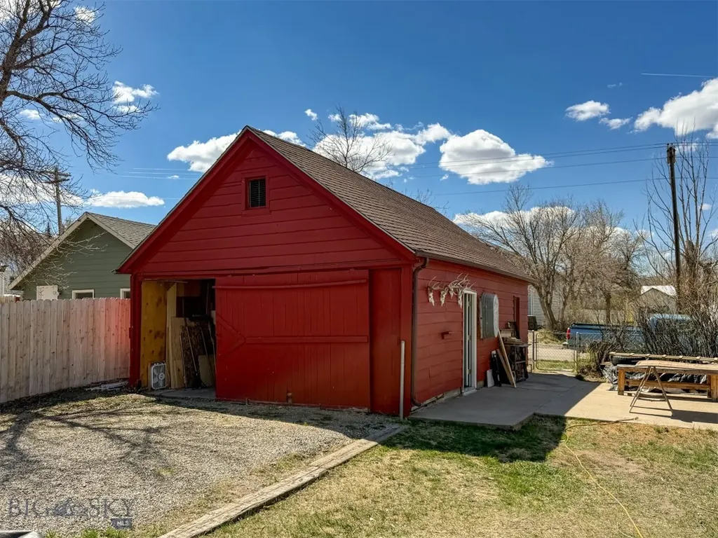 217 8th Avenue N Shelby MT 59474
