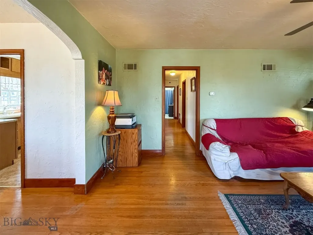 217 8th Avenue N Shelby MT 59474